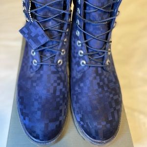 Blue holographic Timberland boots Christmas limited edition 2017